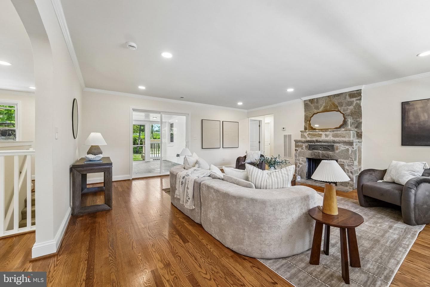 3045 Saint Johns Lane photo 4