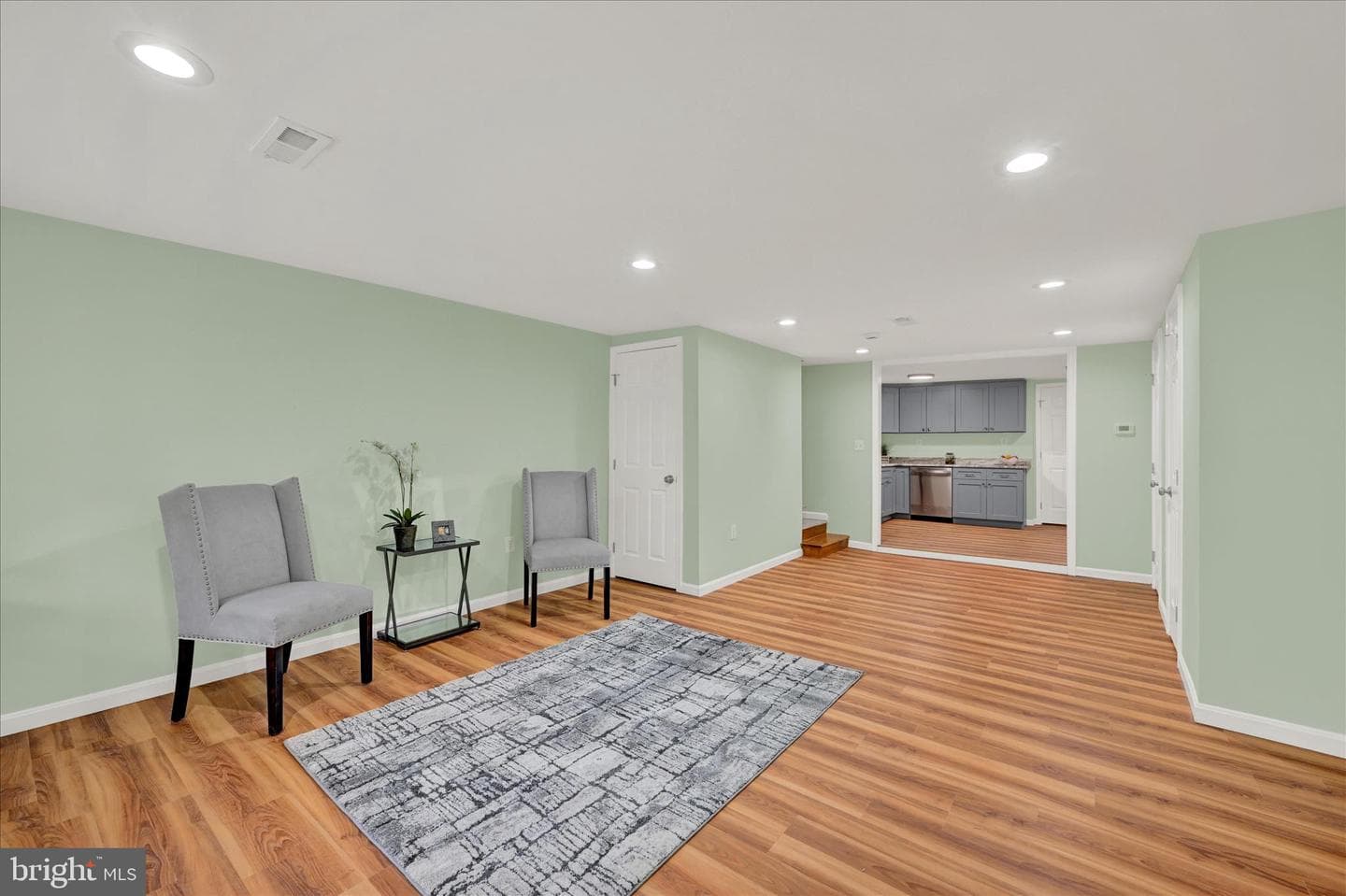 8511 Frederick Road photo 10