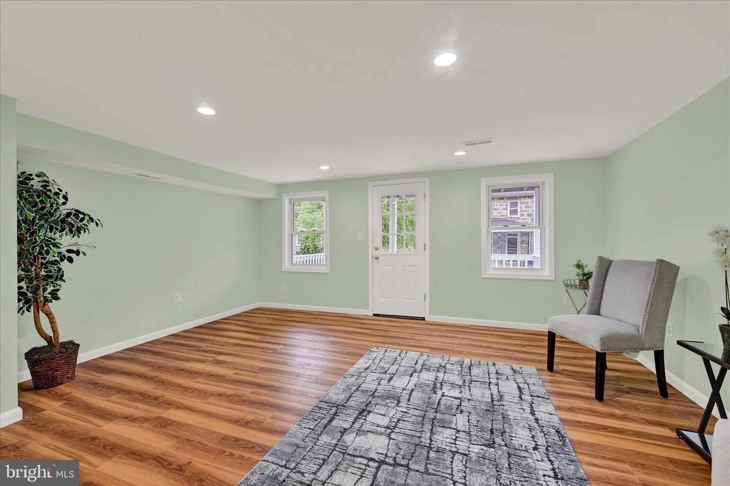 8511 Frederick Road photo 12