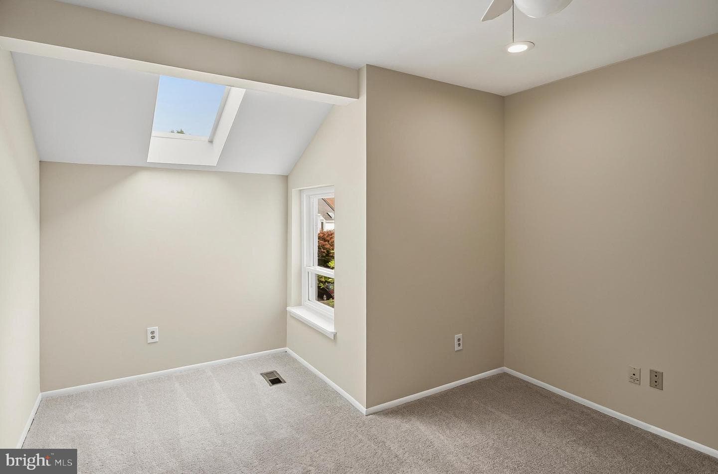 7454 Sea Change photo 21