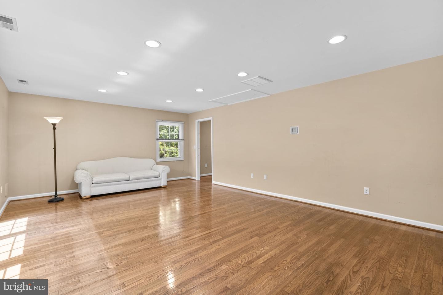 9187 Furrow Avenue photo 22