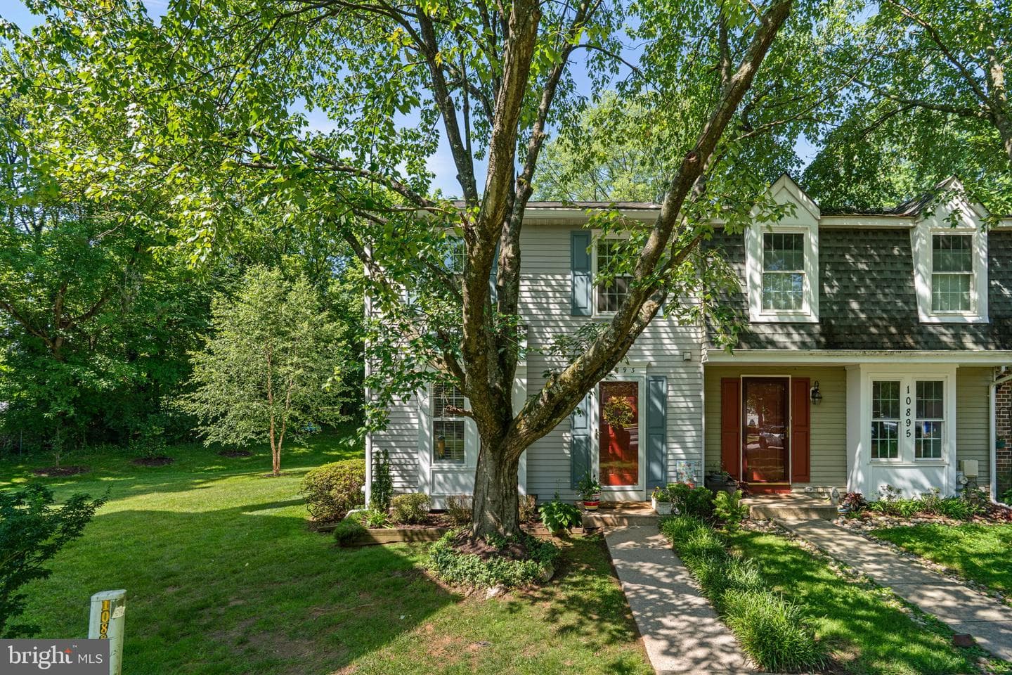 10893 Olde Woods Way photo 2