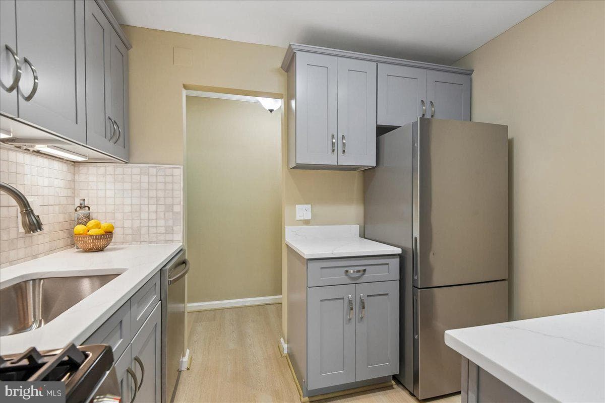 6005 Majors Lane #5 O29 photo 4