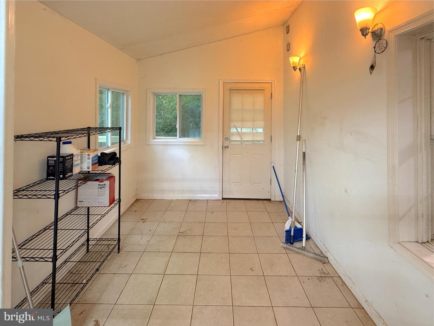 9006 Sidehill Road photo 47