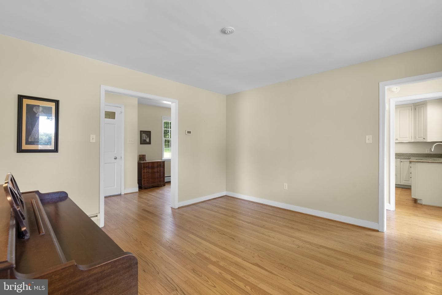 14697 Roxbury Road photo 5