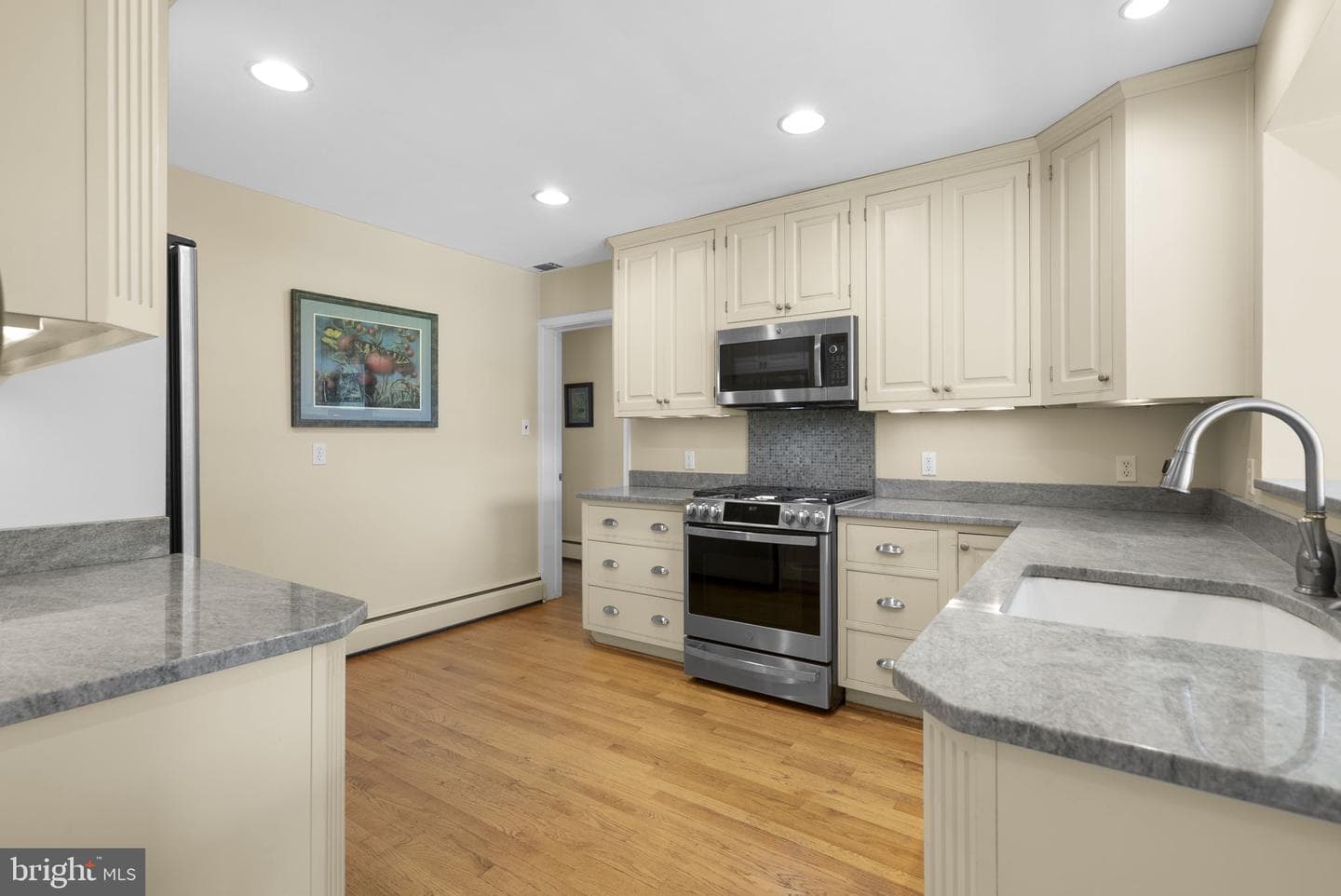 14697 Roxbury Road photo 6