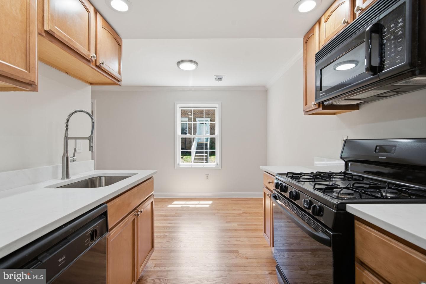5828 Alderleaf Place photo 9