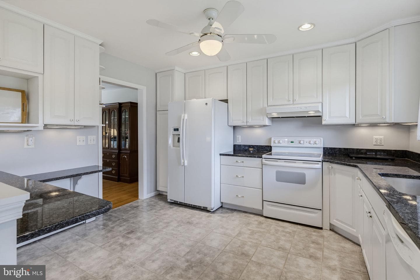 2901 Chestnut Hill Drive photo 6