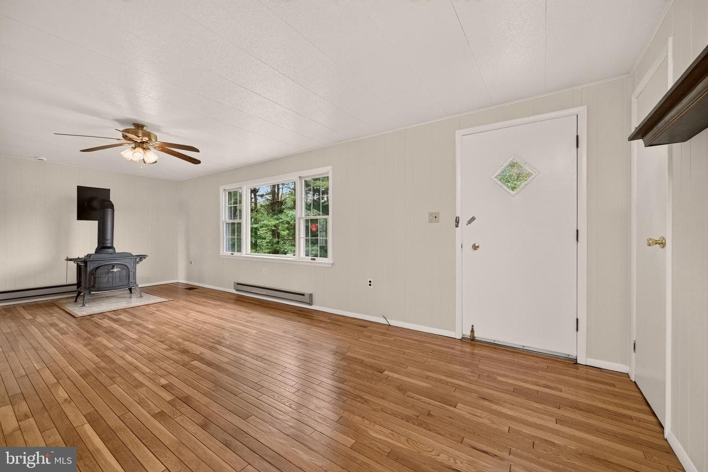 13835 Howard Road photo 11