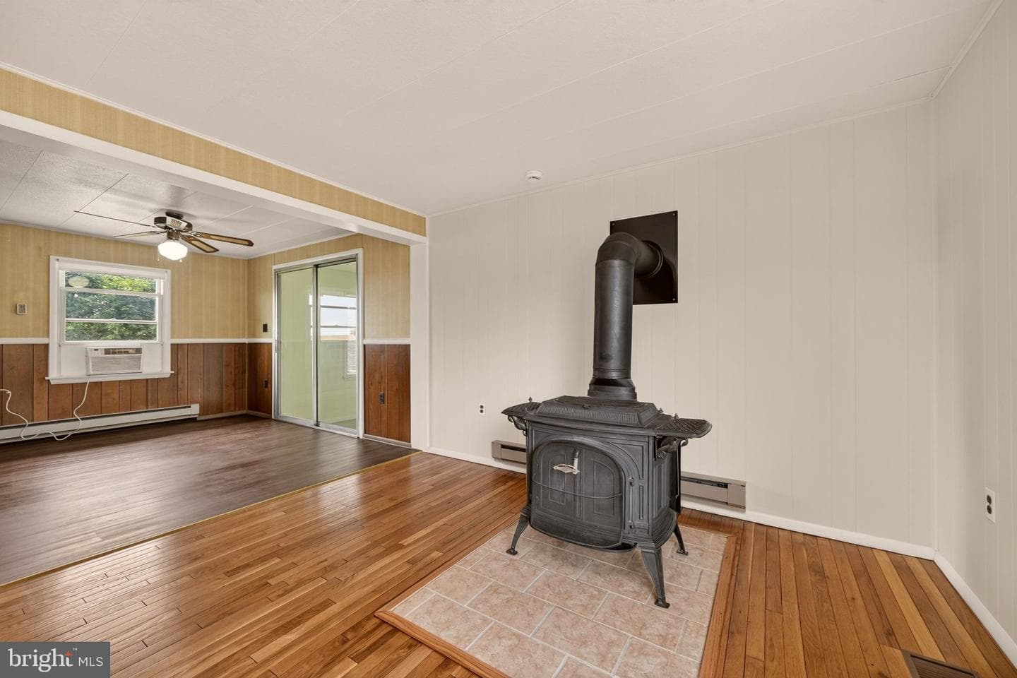 13835 Howard Road photo 12