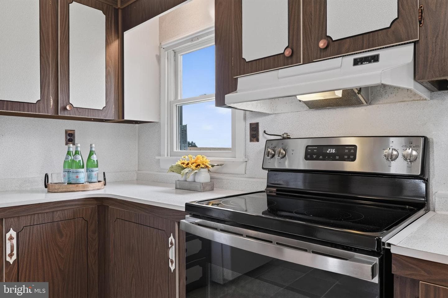 13835 Howard Road photo 18