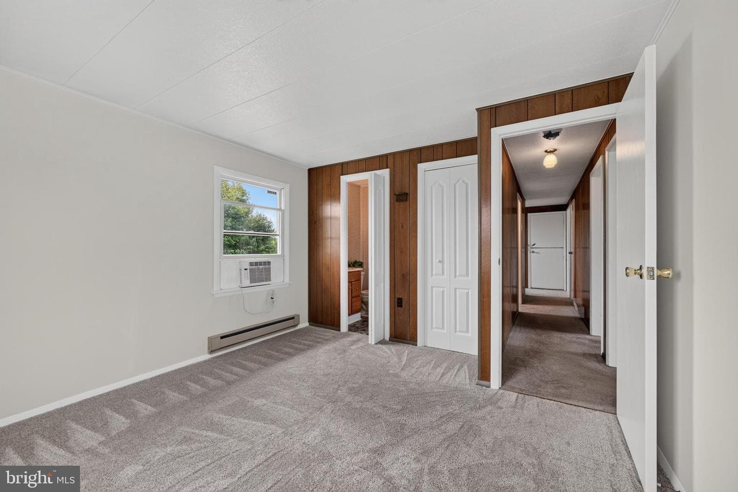 13835 Howard Road photo 24