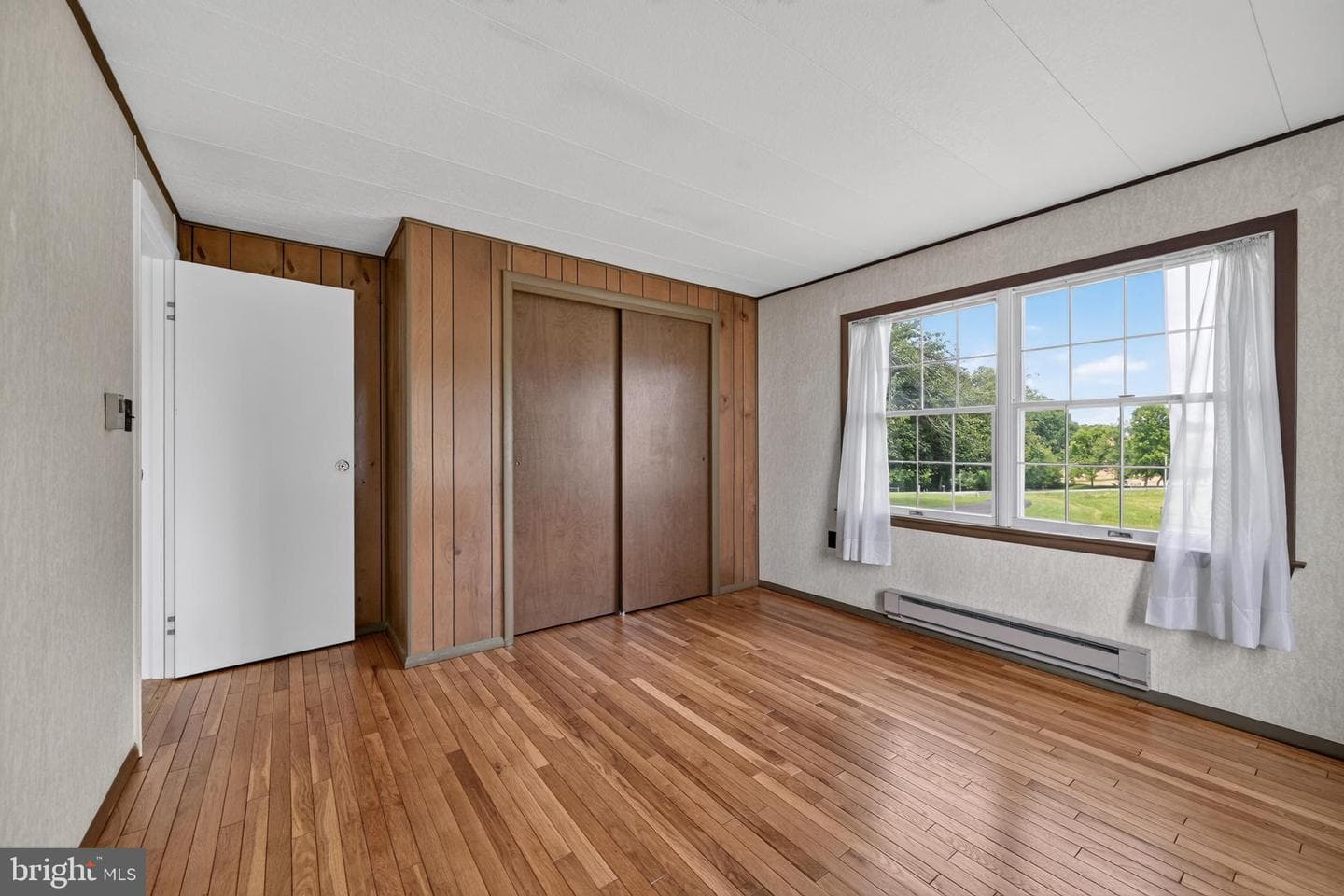 13835 Howard Road photo 27