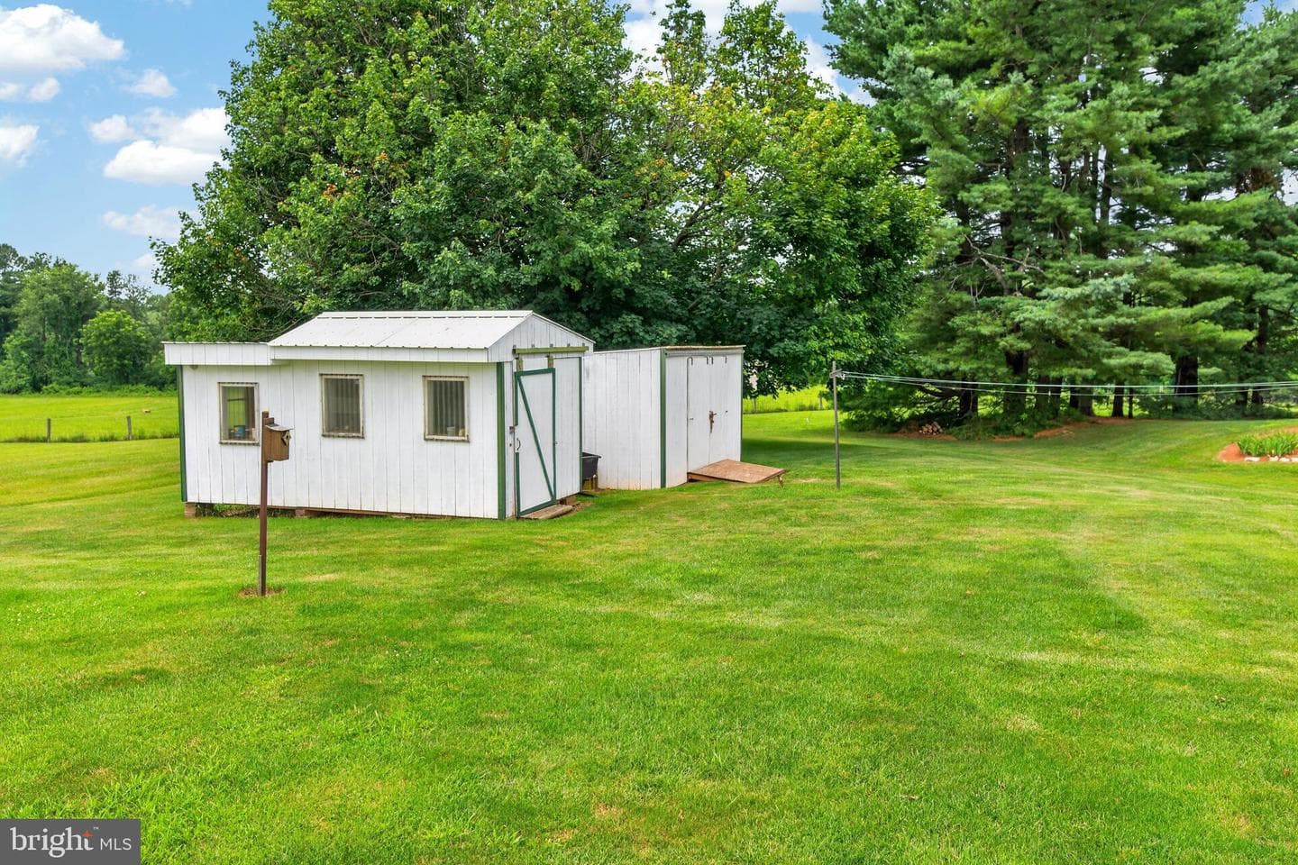 13835 Howard Road photo 35