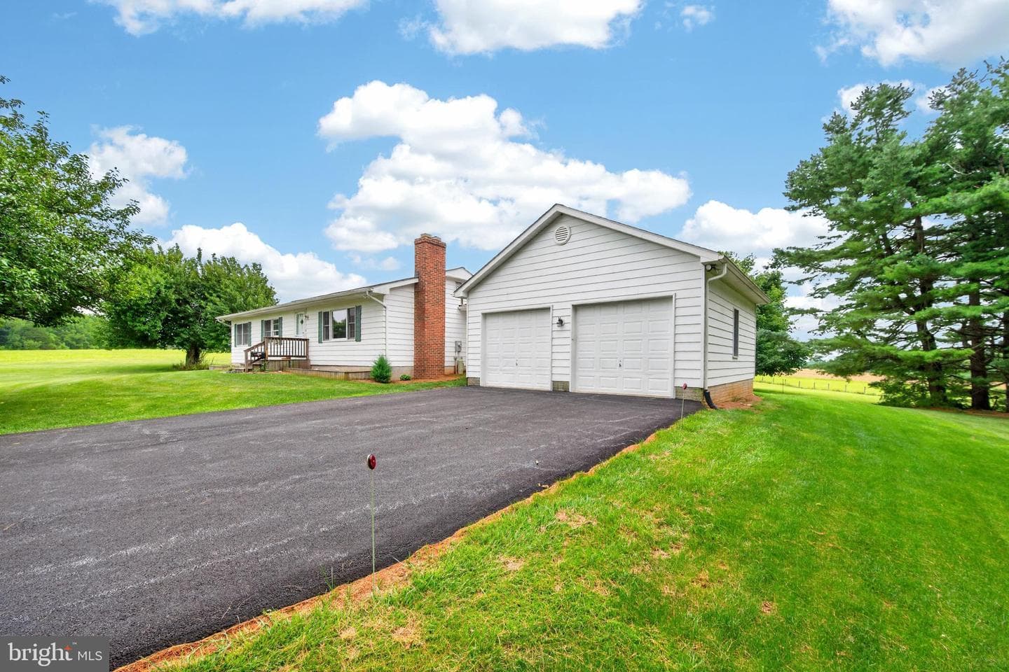 13835 Howard Road photo 4