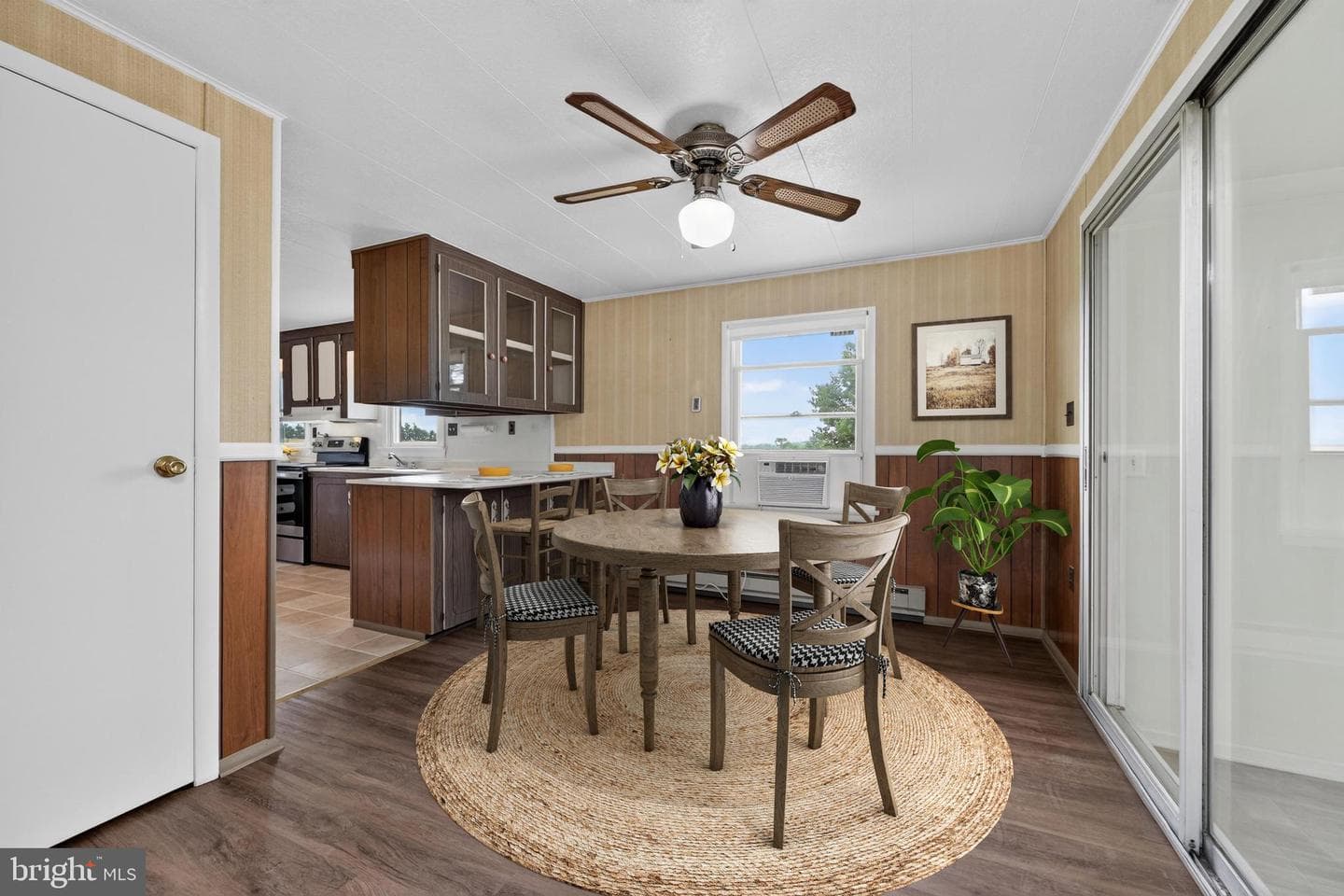 13835 Howard Road photo 7