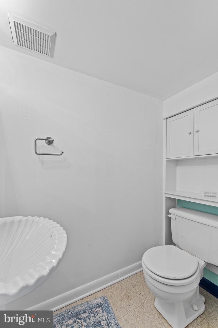 6300 Wimbledon Court photo 37