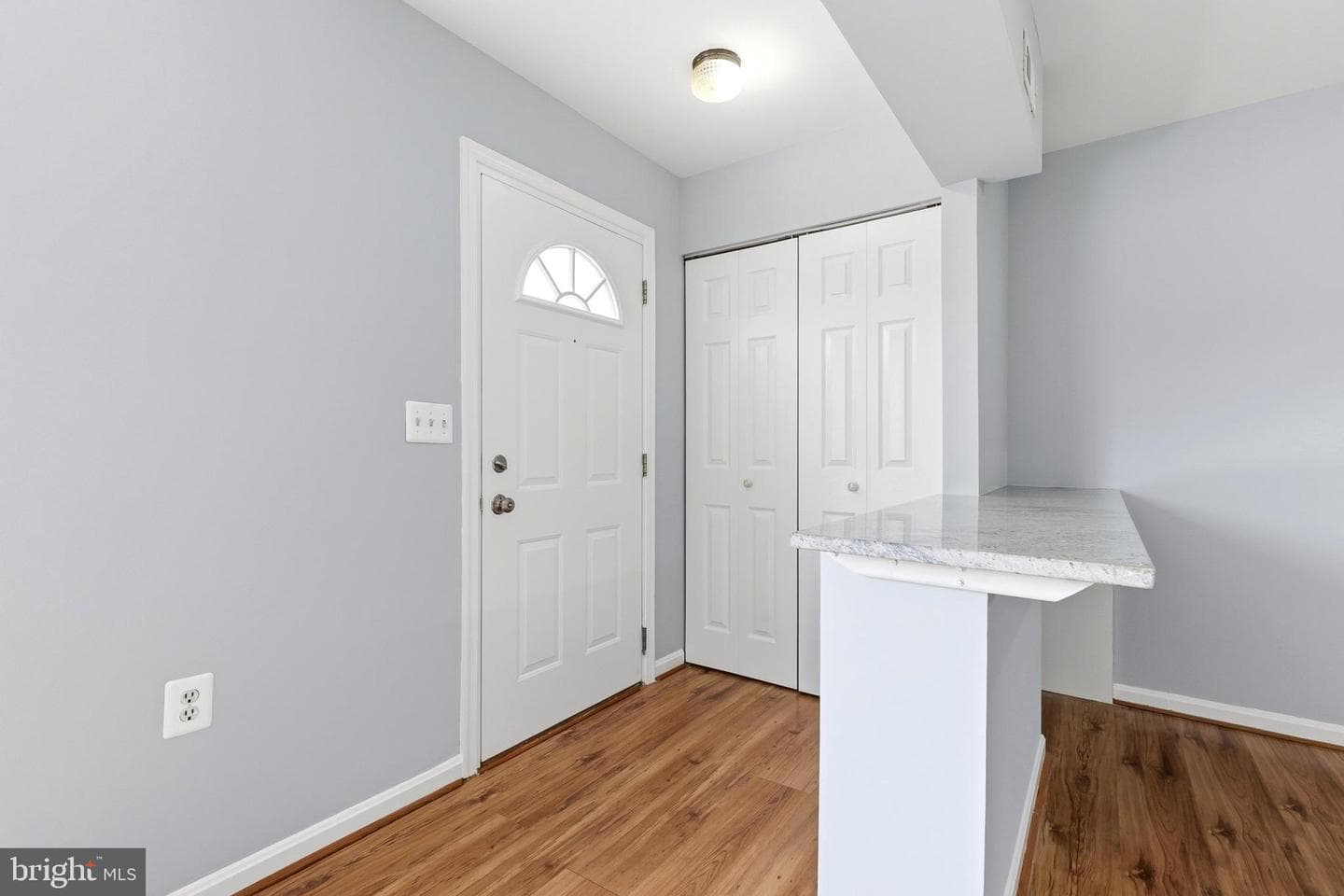 9075 N Laurel Road #o photo 4