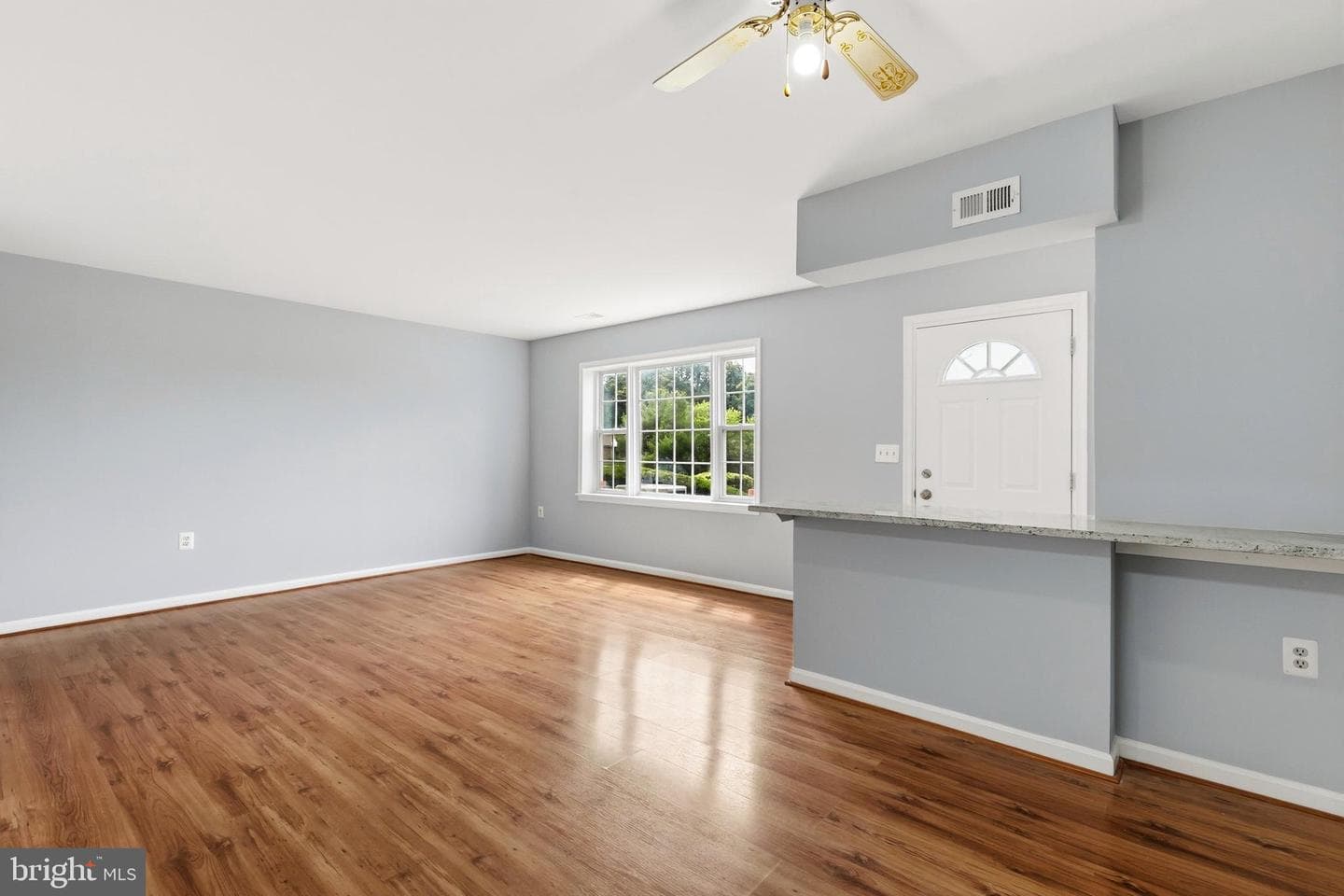9075 N Laurel Road #o photo 6
