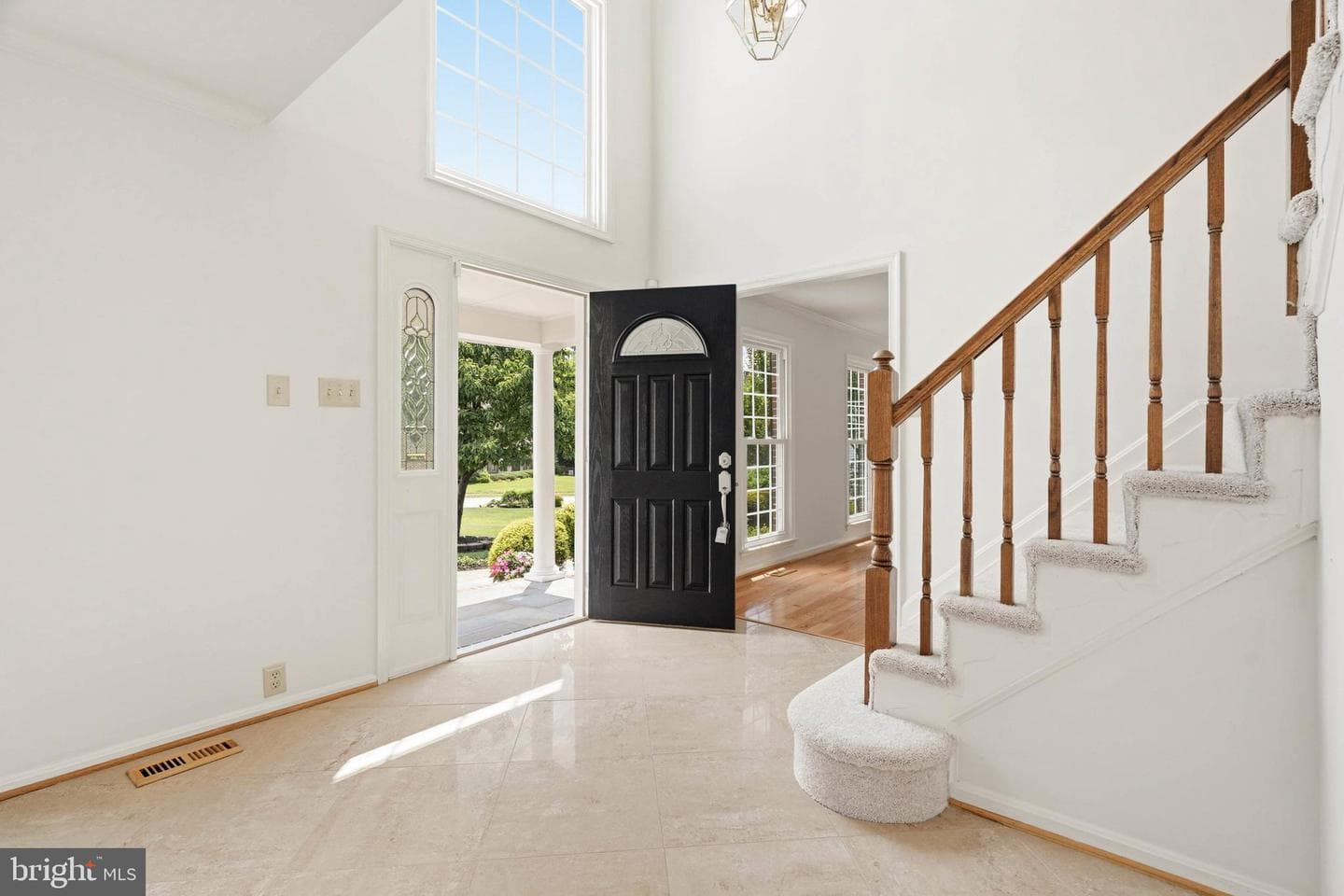 10209 Lawnmarket Court photo 4