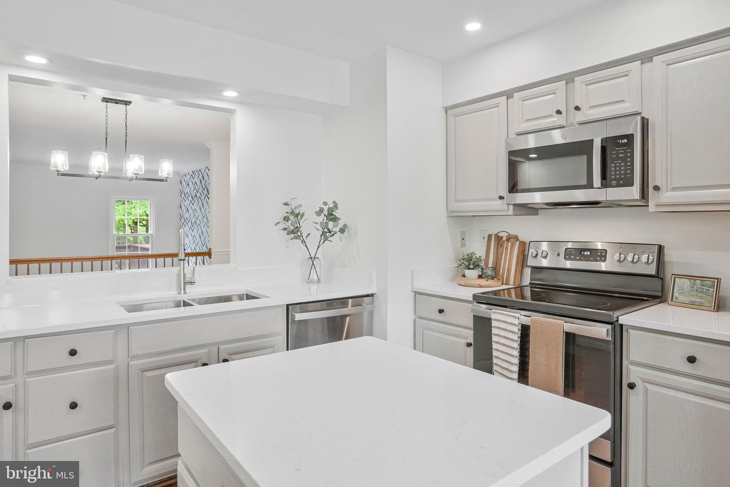 6325 Hampton Place photo 7