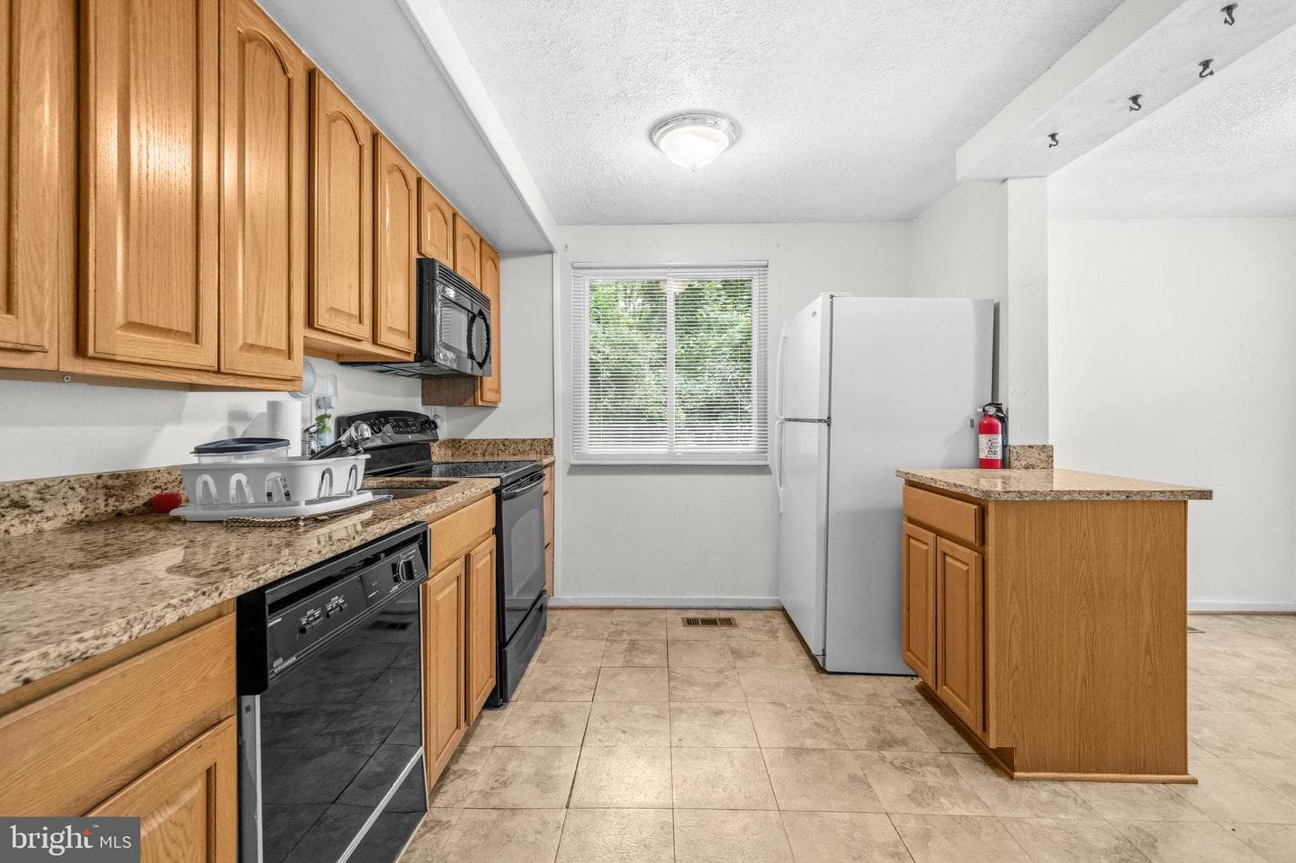 9076 Goldamber Garth photo 13