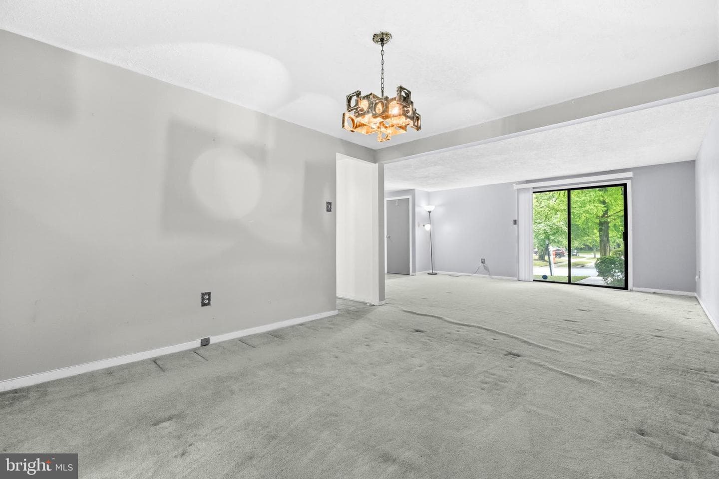 9076 Goldamber Garth photo 8
