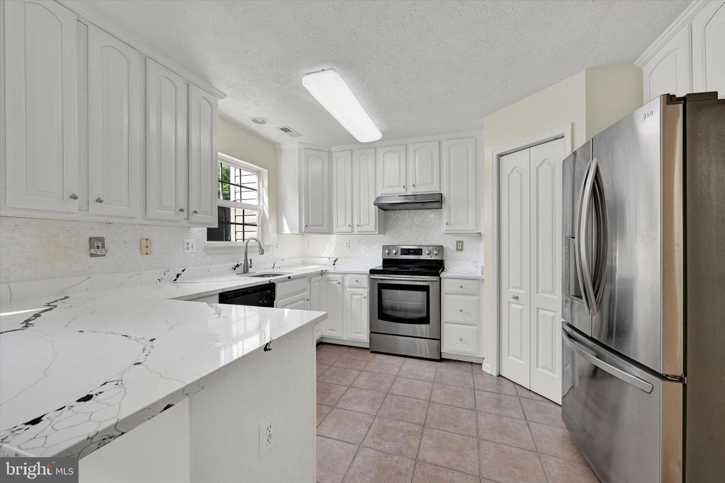 3325 Hollow Court photo 8
