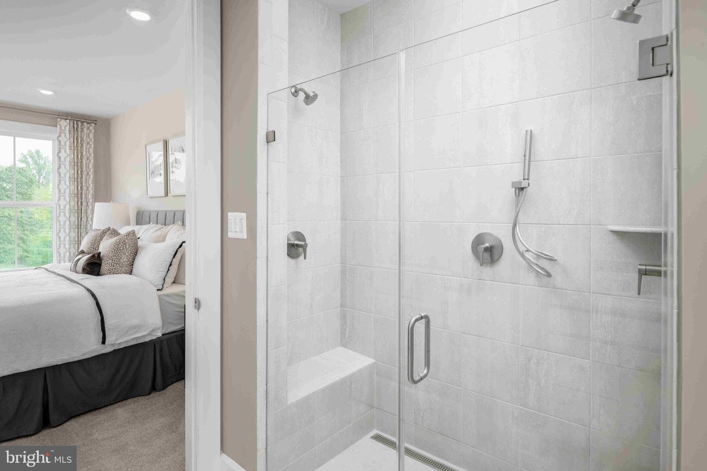 5439 Pondview Ln photo 10