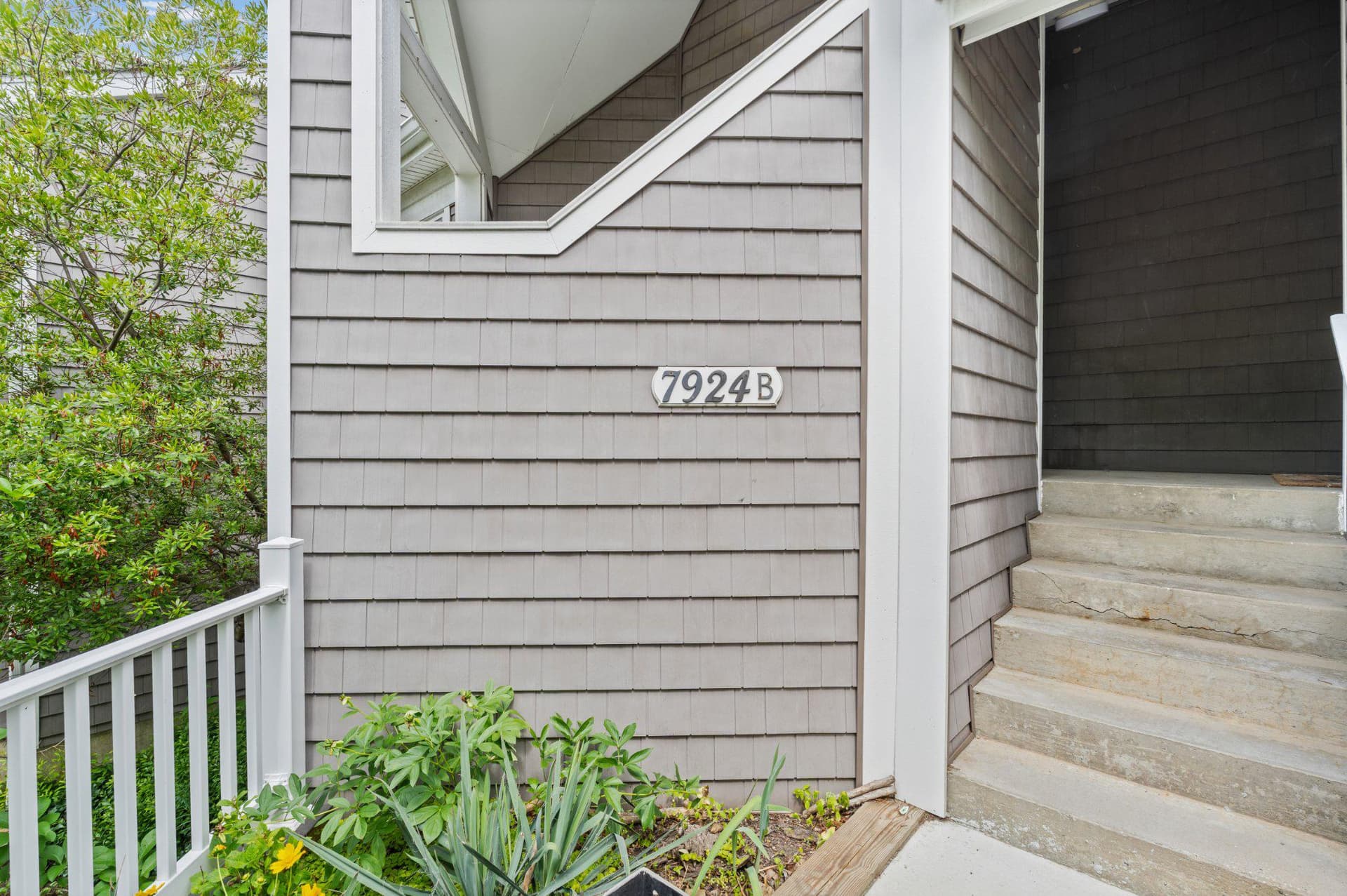 7924 Mayfair Circle #b photo 3