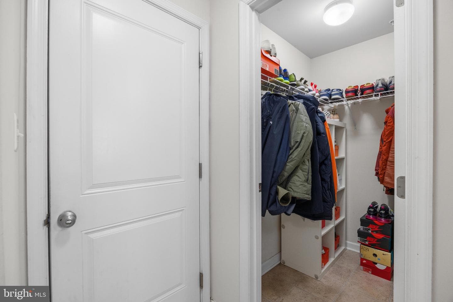 7531 Hearthside Way photo 5