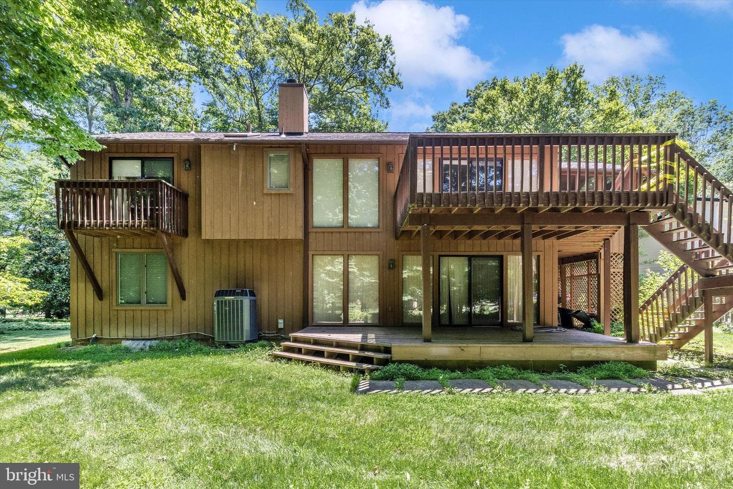 6176 Wooded Run Drive photo 4