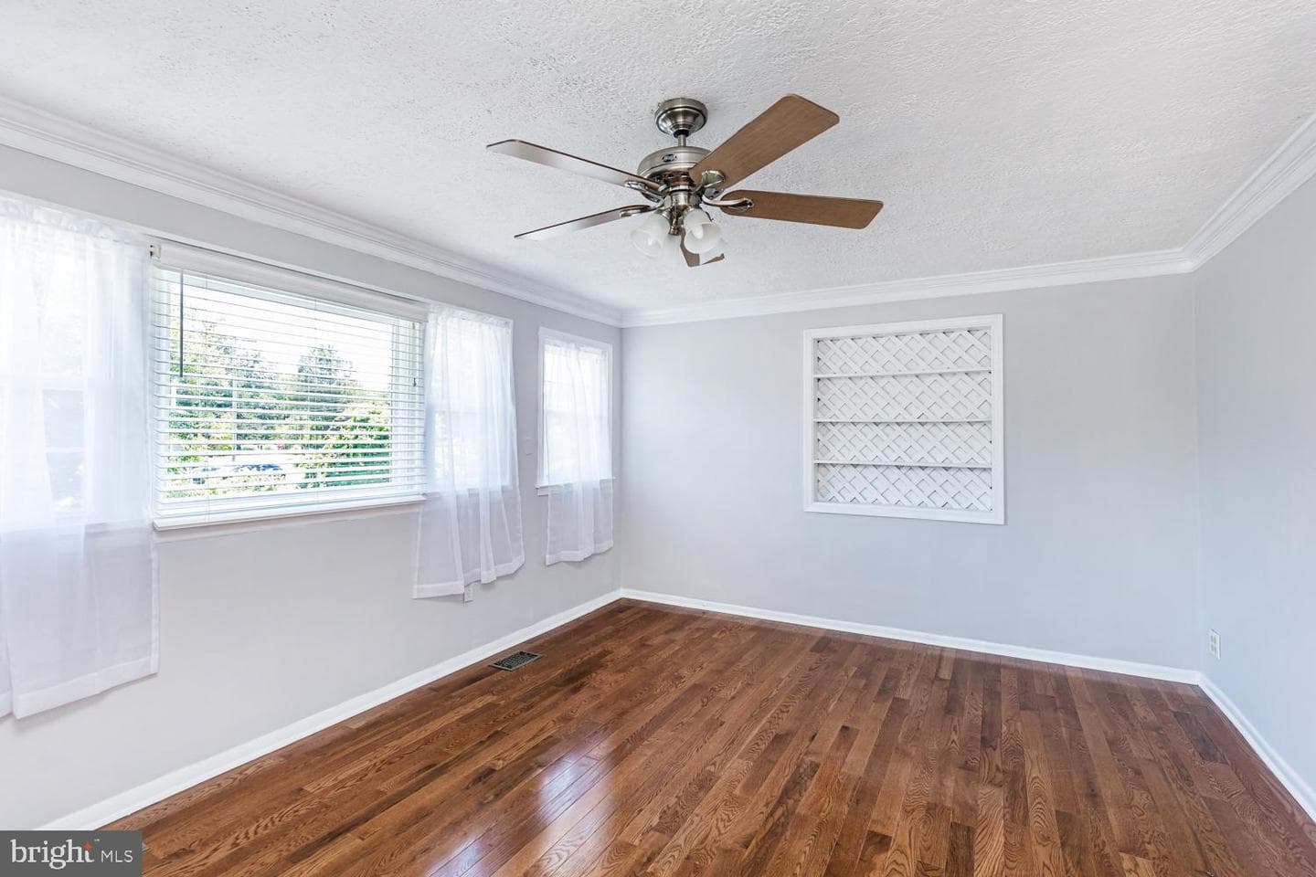 9227 Gross Avenue photo 13