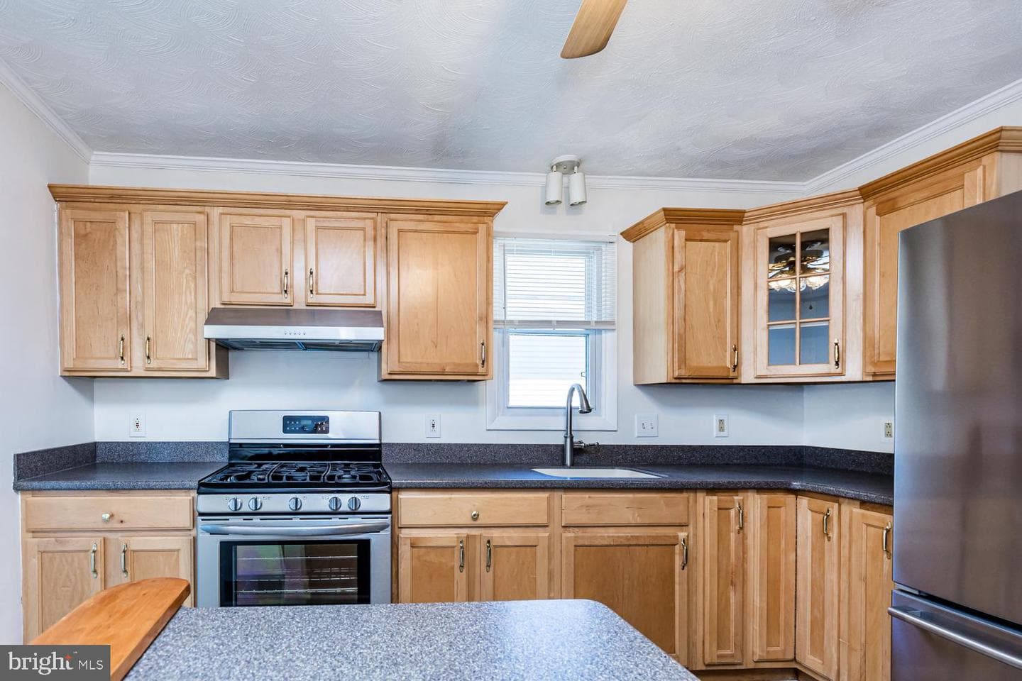 9227 Gross Avenue photo 9