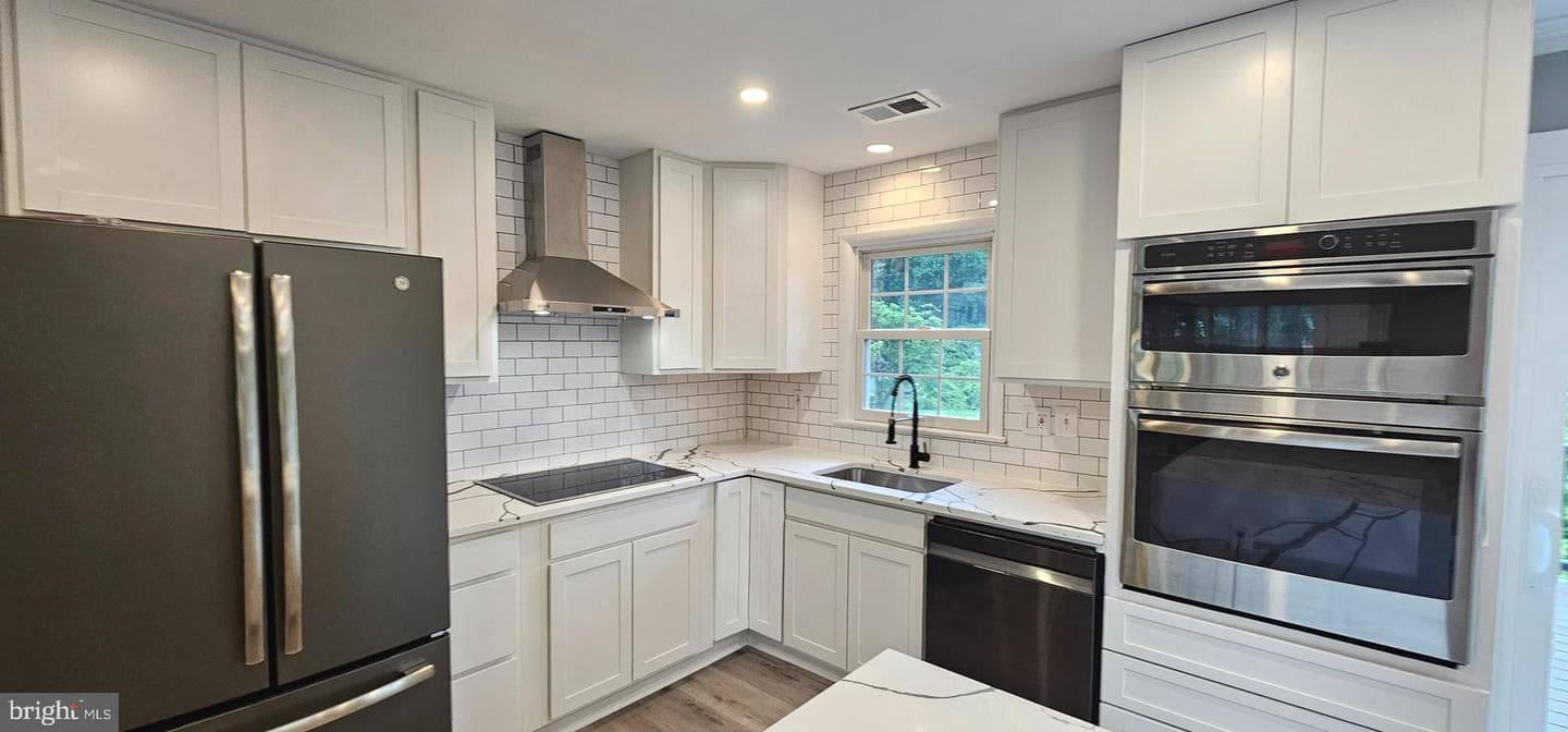 7538 Cherry Tree Drive photo 4