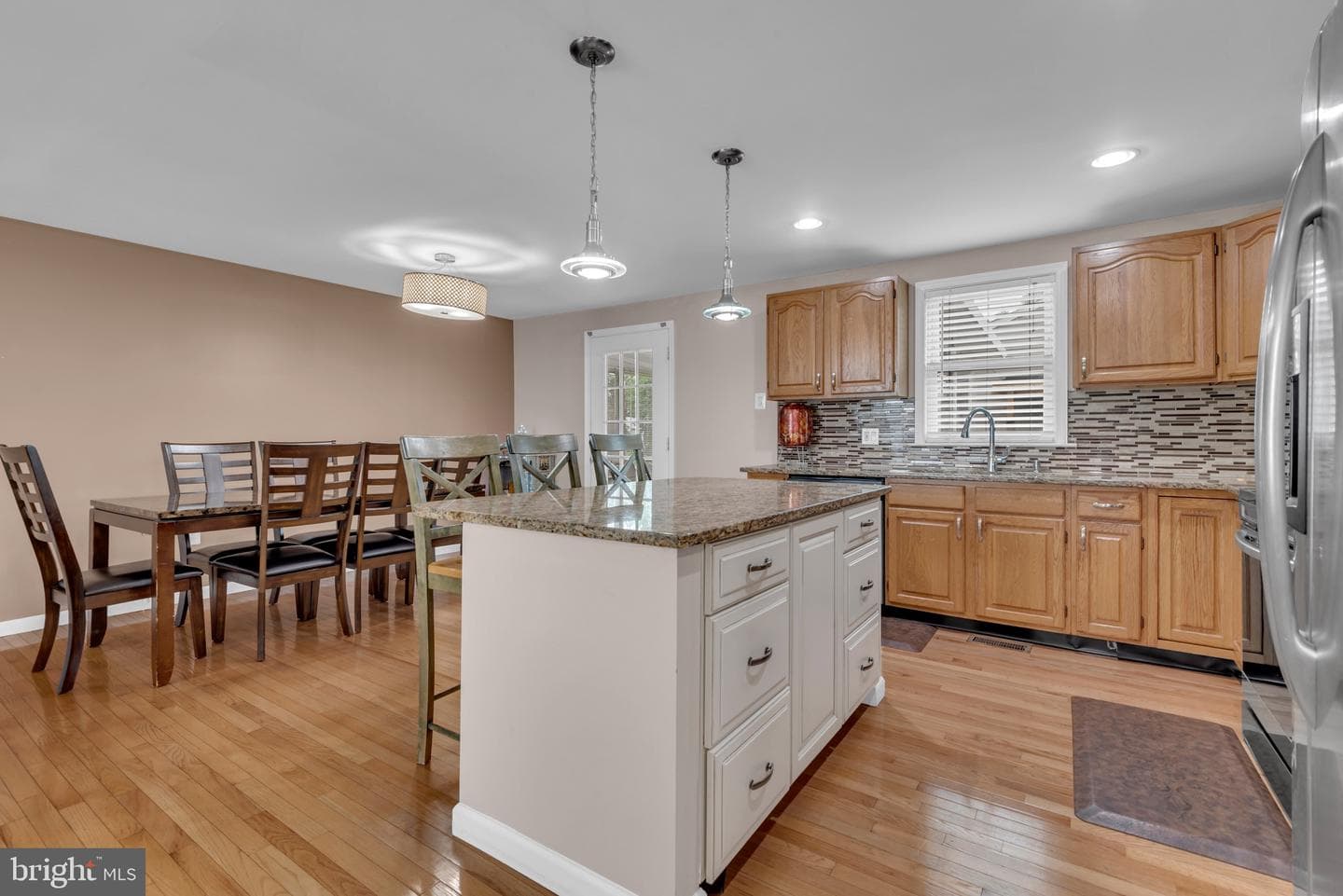 9301 N Laurel Road photo 10