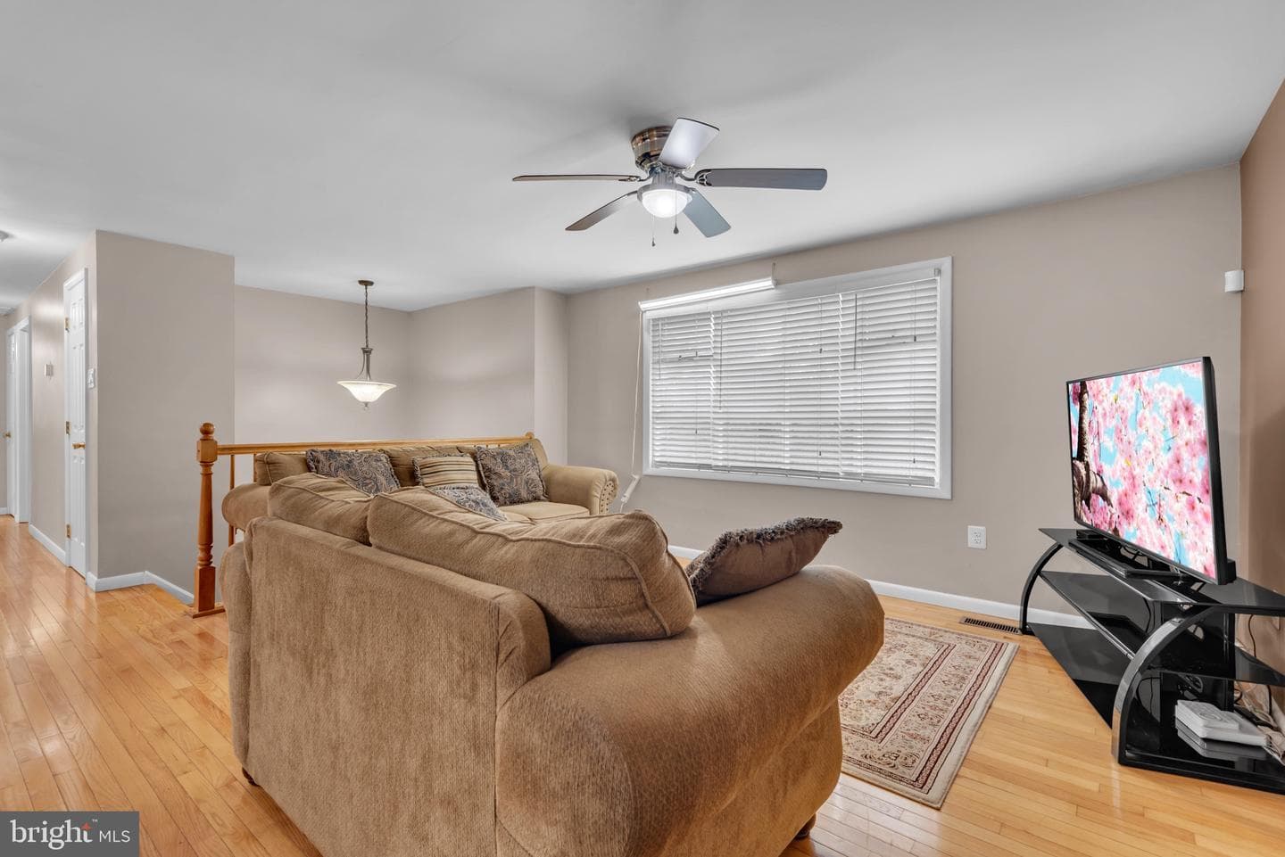 9301 N Laurel Road photo 16