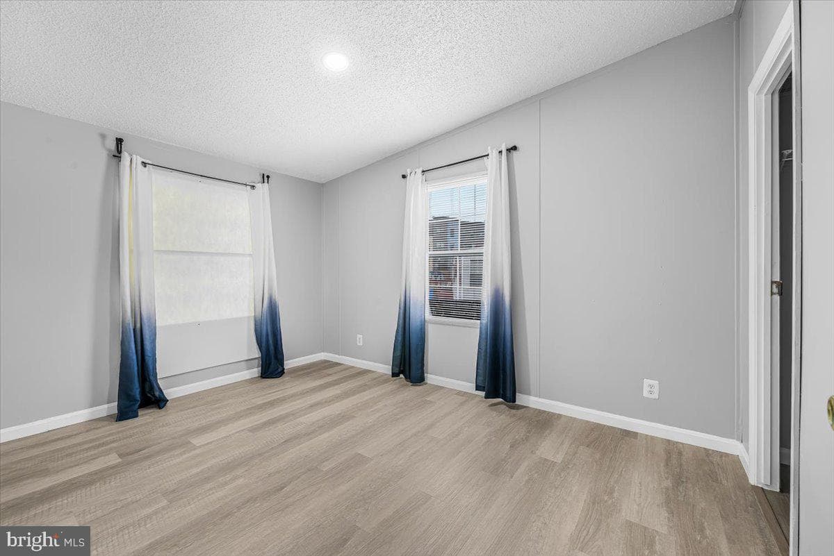 13 Midway Avenue photo 22
