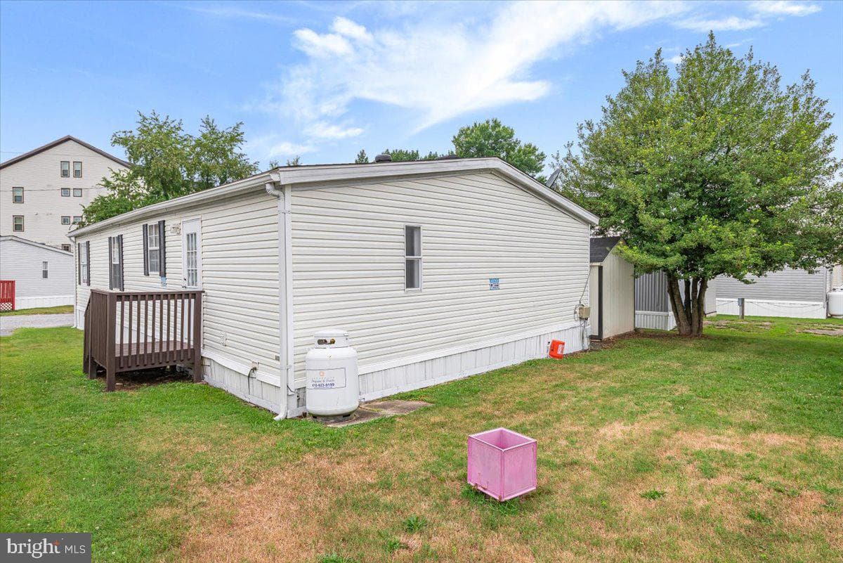 13 Midway Avenue photo 7