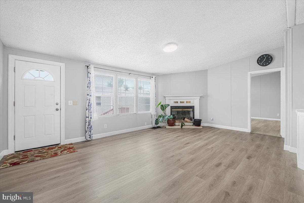 13 Midway Avenue photo 9