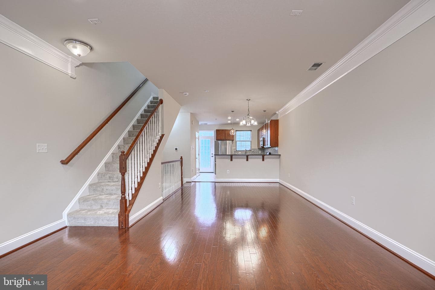 5715 Rosanna Place photo 13