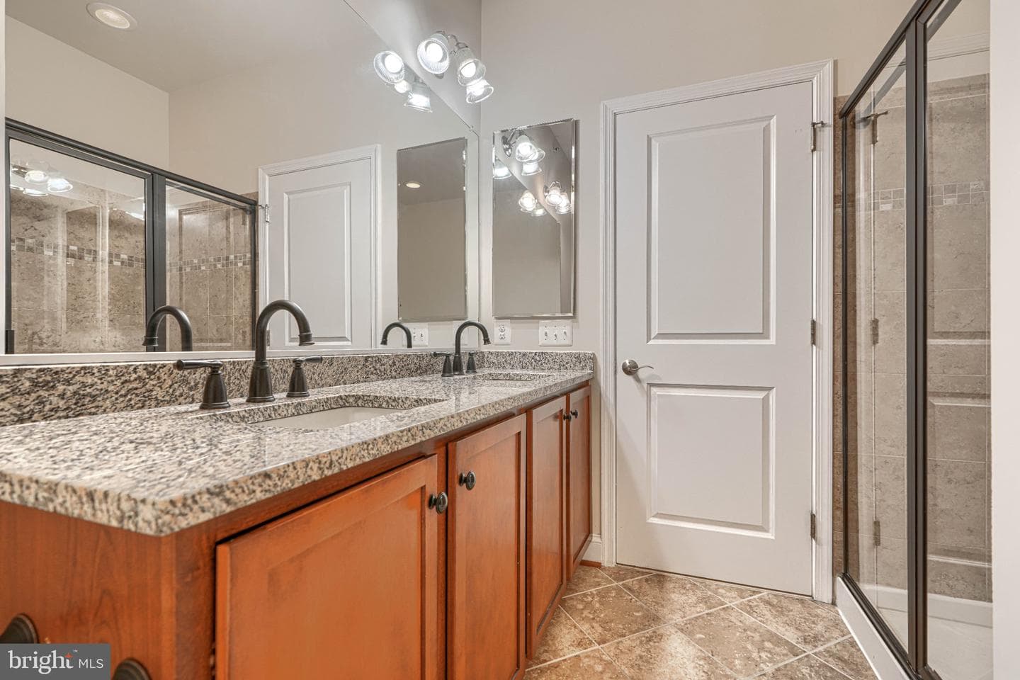 5715 Rosanna Place photo 33