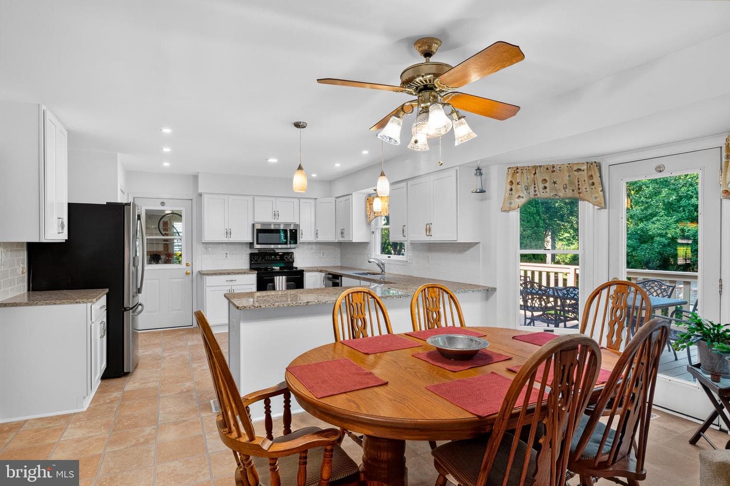 8518 Rosecroft Terrace photo 10