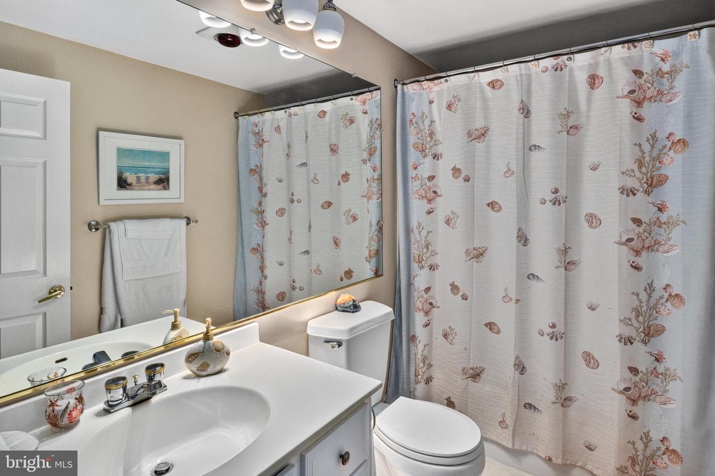 8518 Rosecroft Terrace photo 32