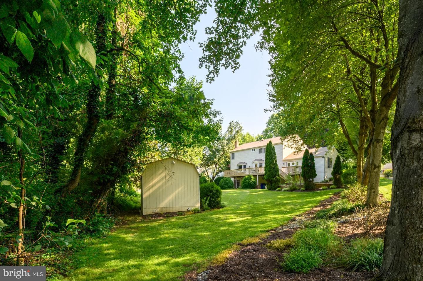 8518 Rosecroft Terrace photo 47