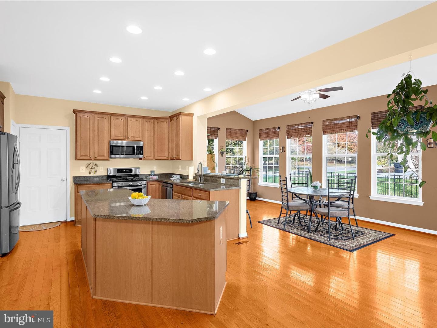 100 Adela Way photo 3