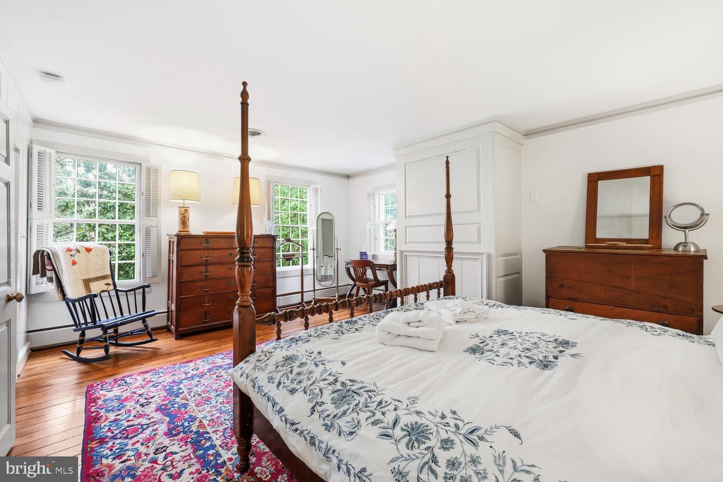 106 N Queen St photo 49