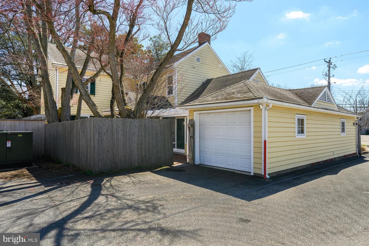 106 N Queen St photo 65