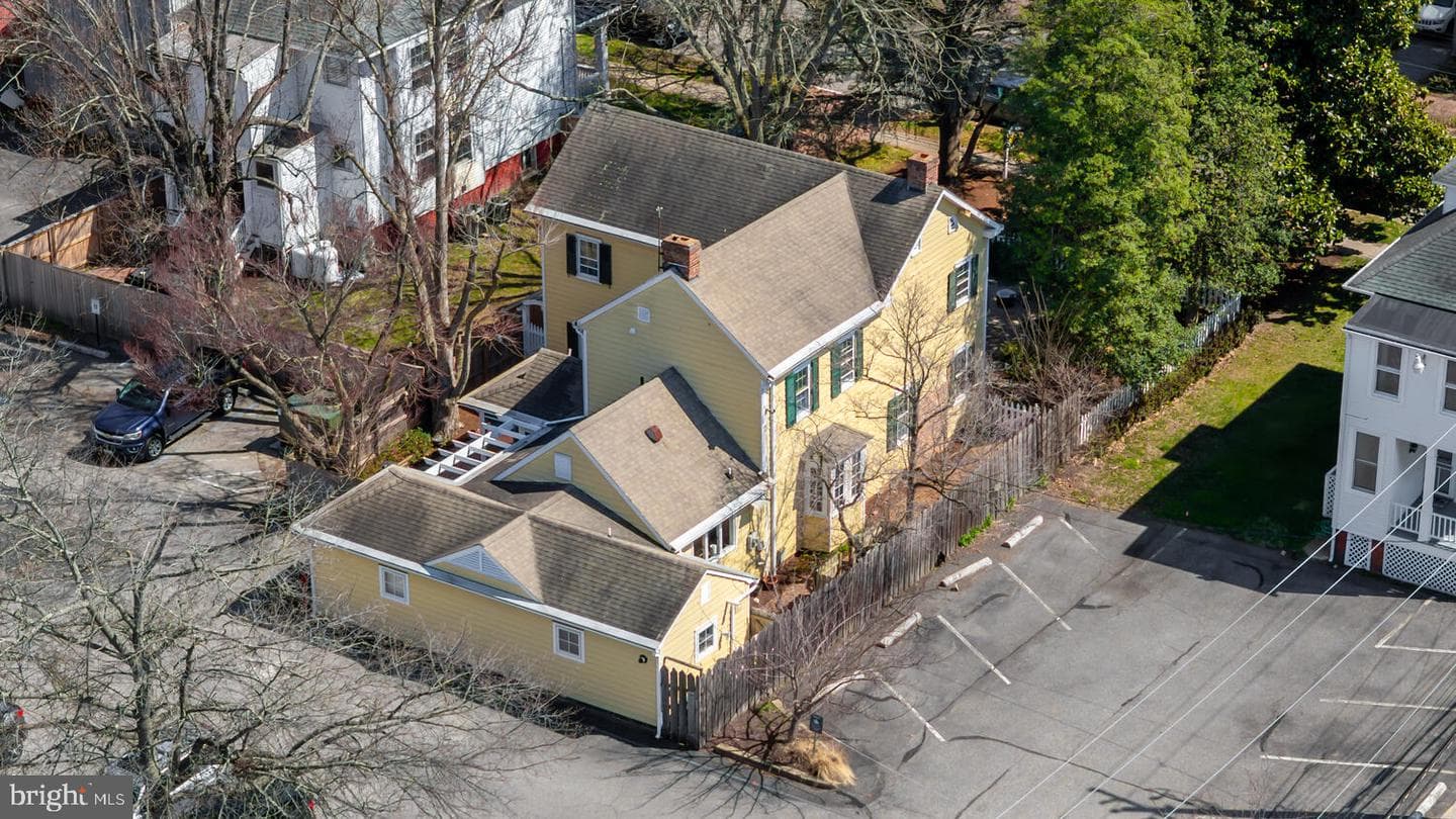 106 N Queen St photo 70