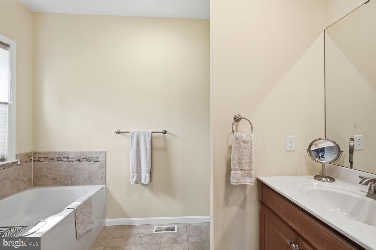 1014 Twin Court photo 7